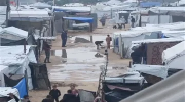 غرق خيام أهالي غزة بالمياه والطين يؤكد هشاشة الظروف المعيشية في ظل المنخفض الجوي 1